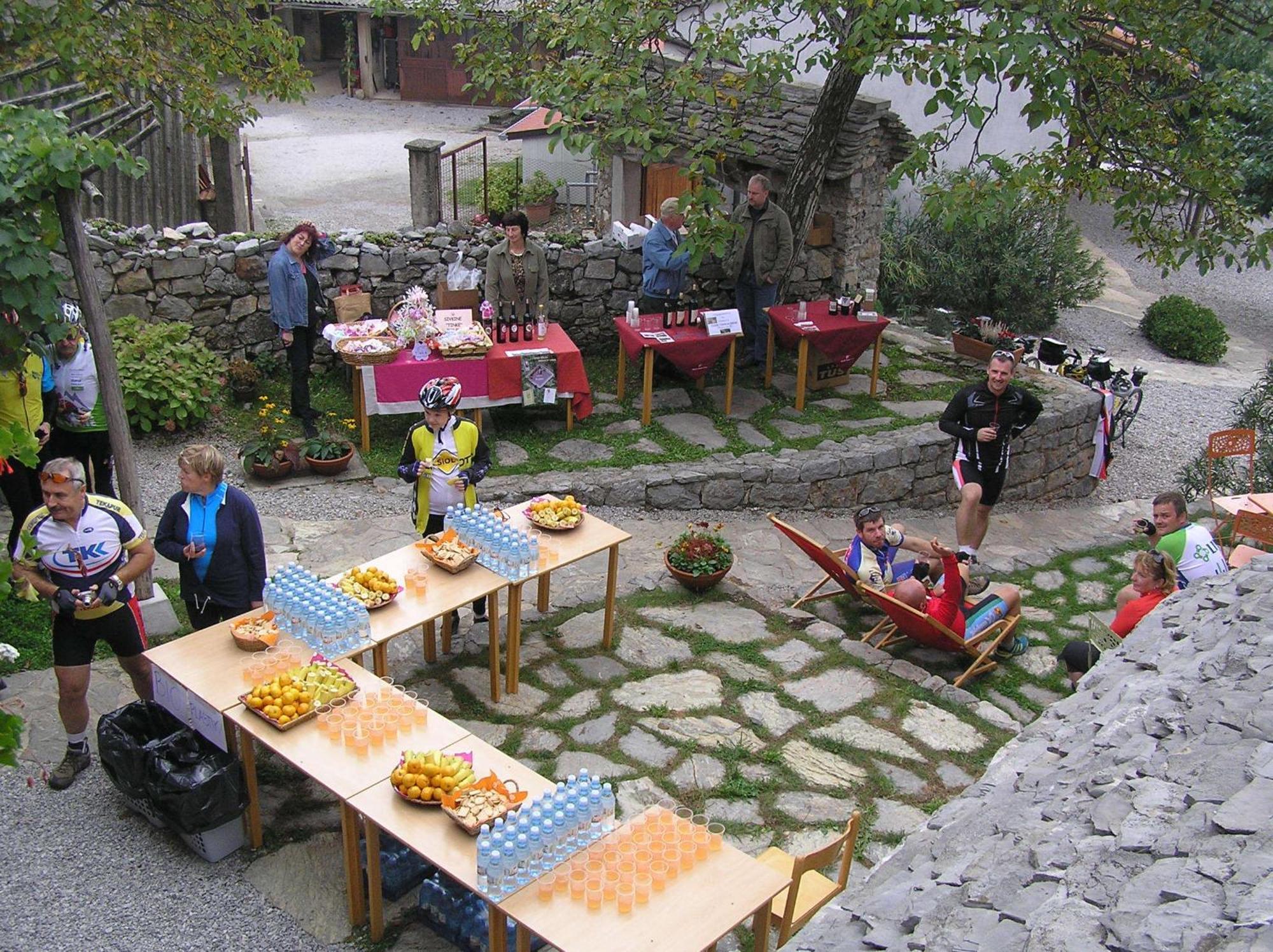 Pliskovica Youth Hostel Bagian luar foto