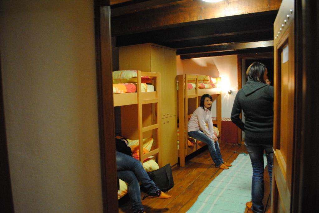 Pliskovica Youth Hostel Ruang foto