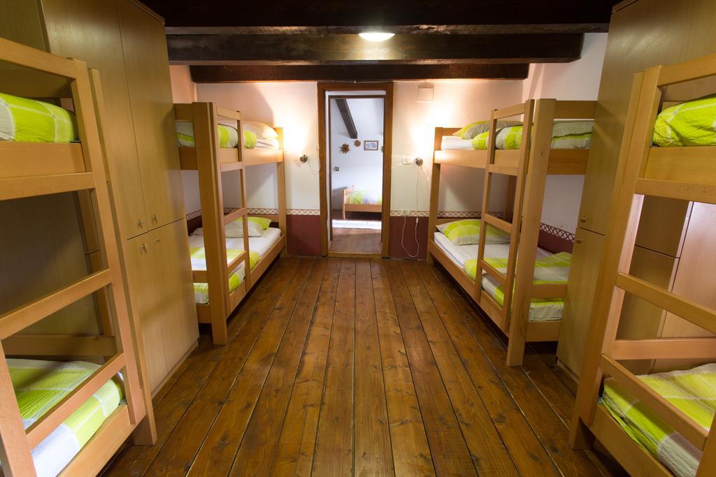 Pliskovica Youth Hostel Bagian luar foto