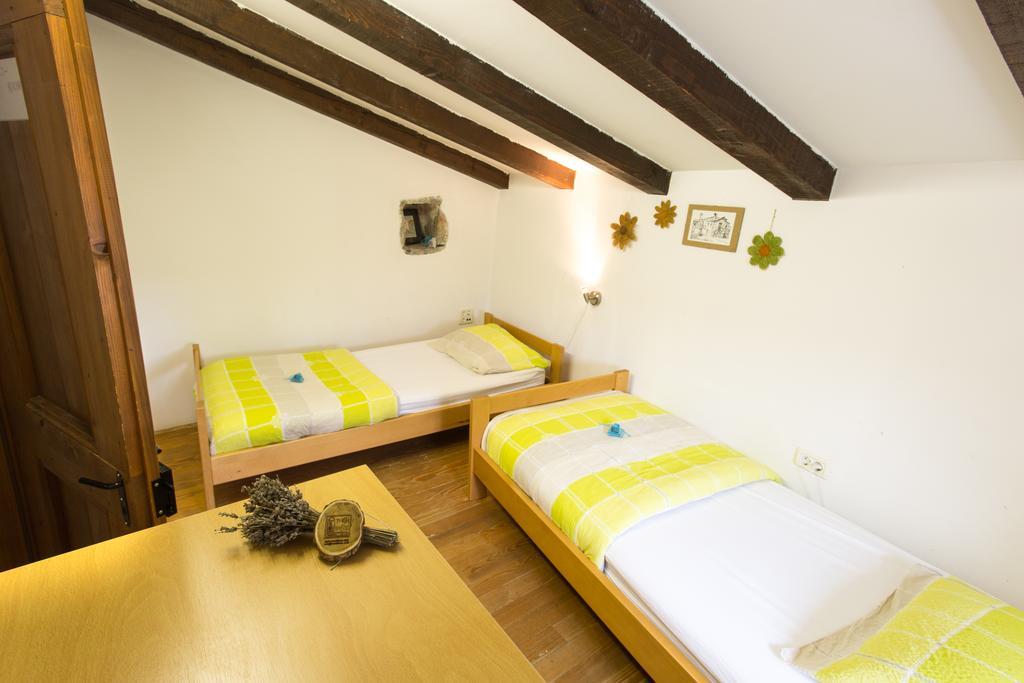 Pliskovica Youth Hostel Bagian luar foto